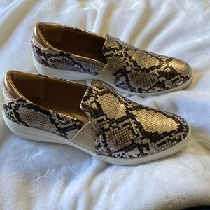 New Directions snake print shoes